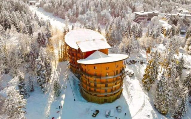 The House in the Forest apartment