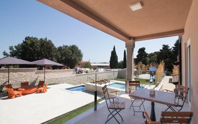 Luxury Villa Maxima