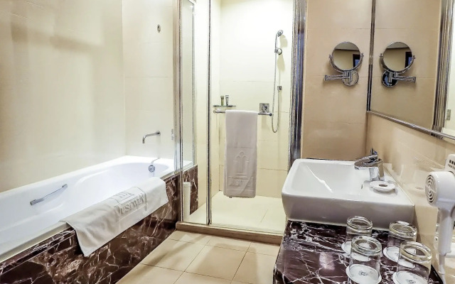 Justwin Grand Hotel