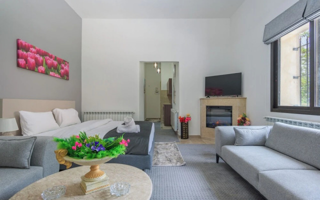 Pearl of Faqra Studios & Apartments