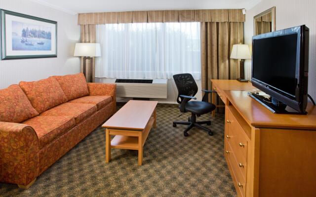 Holiday Inn Hotel & Suites North Vancouver, an IHG Hotel