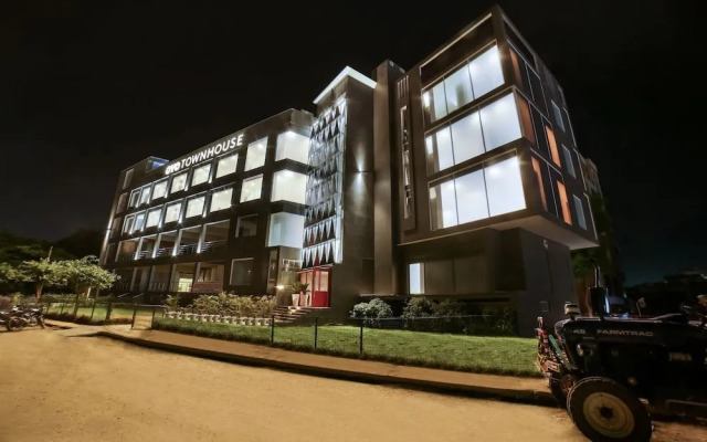 OYO Townhouse 125 Medawas