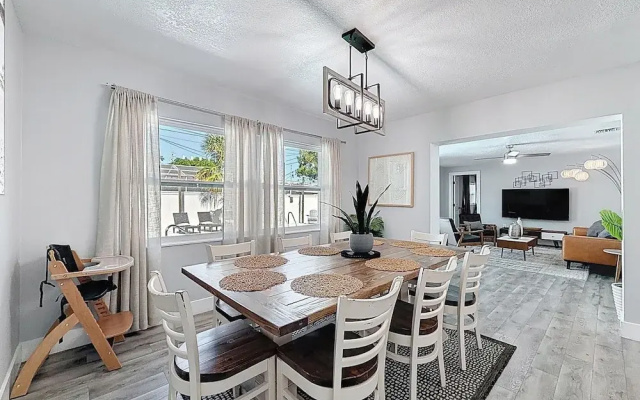 3485 Floral Drive SE