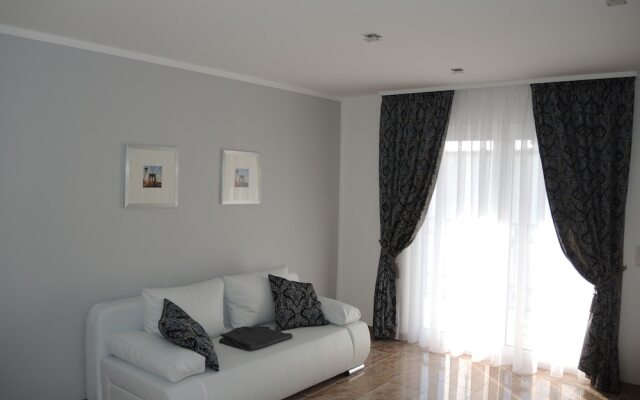 Merkel Villa Apartamente