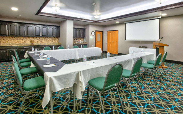 La Quinta Inn & Suites by Wyndham Little Rock - Bryant