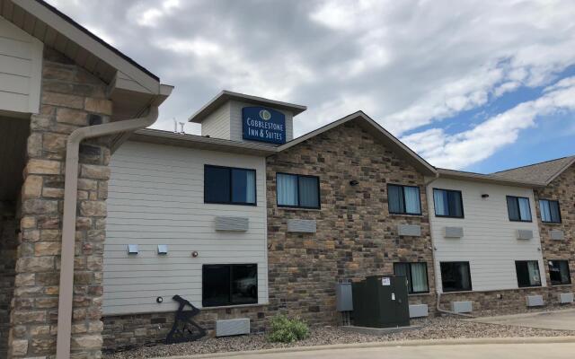 Cobblestone Inn & Suites - Denison - Oak Ridge