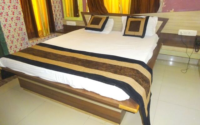 Hotel Raj Palace by Sky Stays
