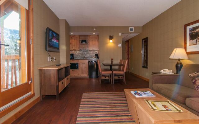 The Fox Hotel and Suites