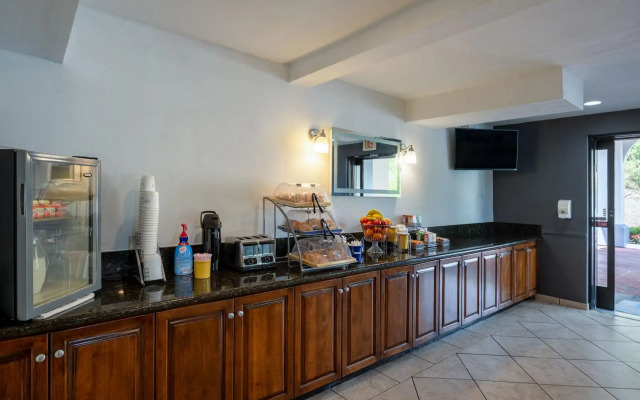 Days Inn By Wyndham Encinitas Moonlight Beach
