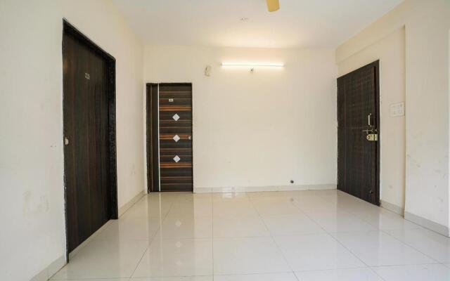 Fabhotel Vardhan House Ii