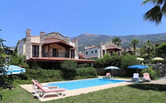 Villa XT15 by JoyLettings