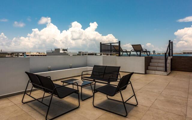 1BR Luxury apartment 5 minutes from the beach!