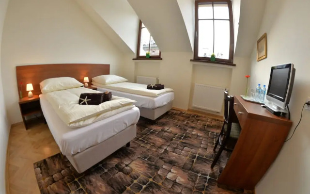 Royal Route 29 Comfort Rooms