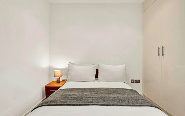 Urban Retreat: Stylish 1-bed Bliss