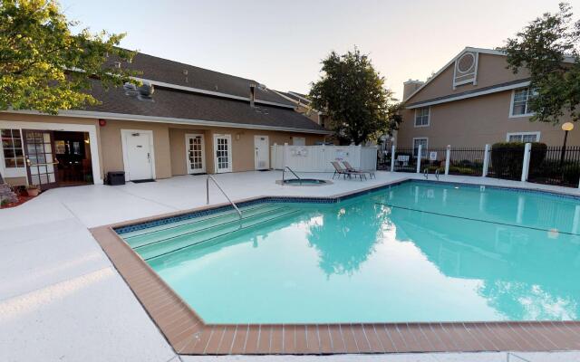 Chase Suite Hotel Newark-Fremont