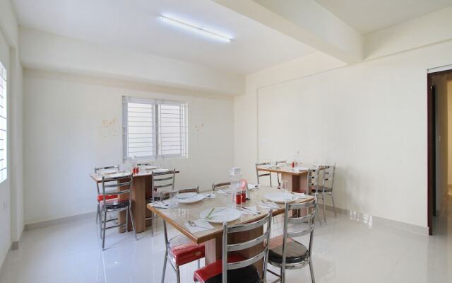 OYO 12465 SIRI Residency