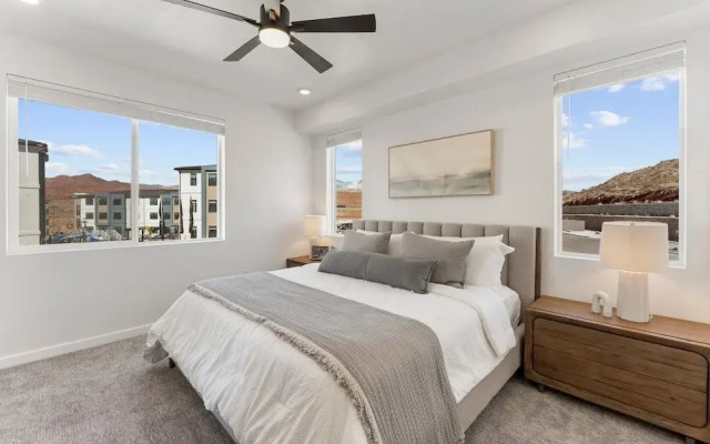 Sand Cove Retreat 5 Bedroom Townhouse