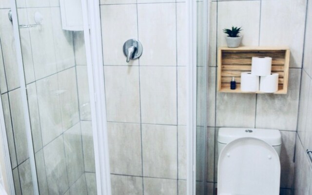 Central 1 Bedroom Apartment in Cape Town