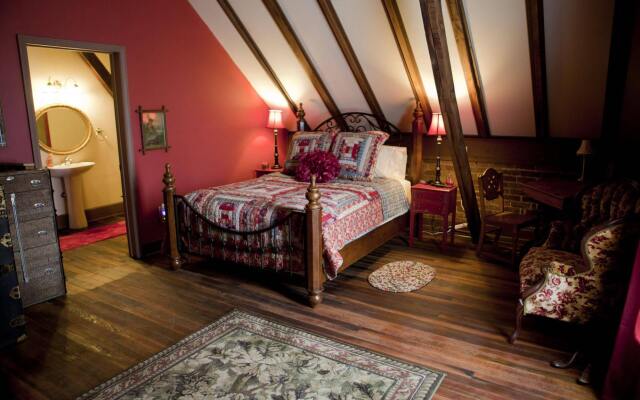 Main Street Bed & Breakfast Established in 1810