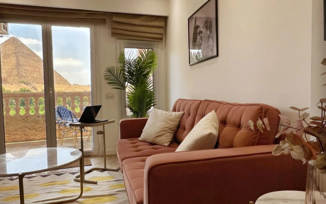 Spellbinding 2 BDR Apt. At The Giza Pyramid's Doorstep