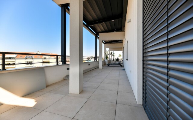 Berin Deluxe Penthouse with jacuzzi