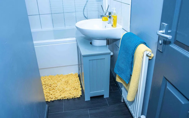 Dudley 3bedroom Home-perfect for Long & Short Stay