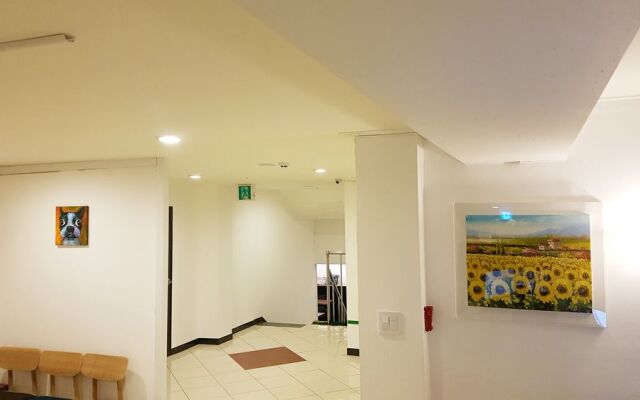 Alice Hostel