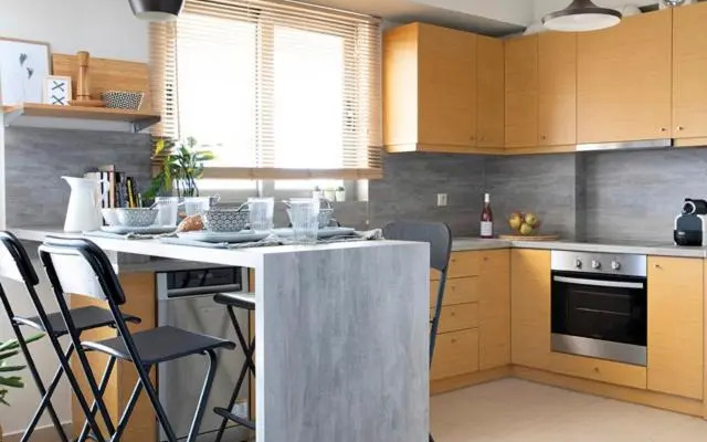 ATHENS Tower 2 BDRs / 2 BATHs luxury roof top residence