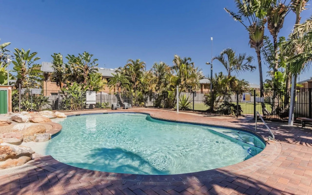 Kirra Shores Coastal Hideaway