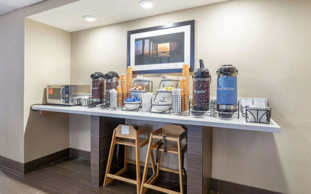 Comfort Inn & Suites
