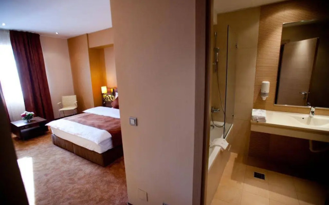 Top Rooms Aparthotel