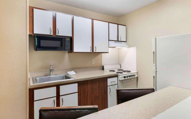 Extended Stay America Select Suites St Louis Earth City