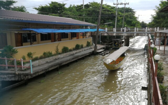 Pueng Luang Hotel