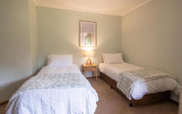 Eildon Motel Main house