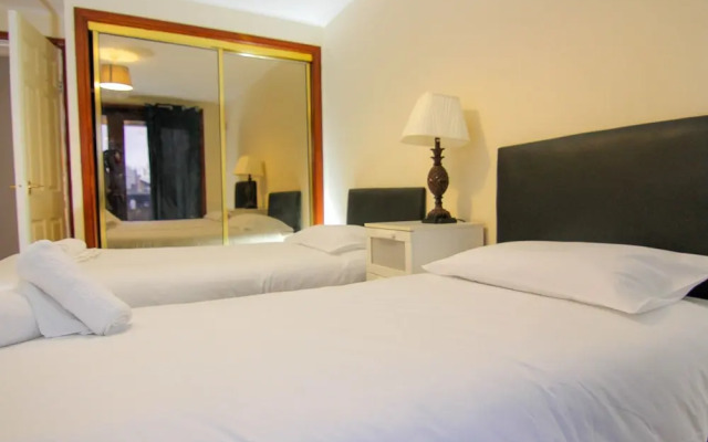 City Centre Suite by the Clyde Lancefield