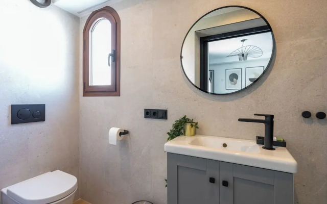 Luxury House With Private Heated Pool in Nerja!