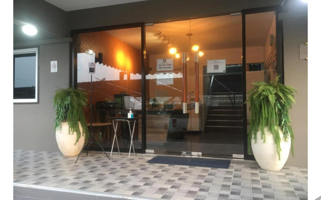 Capital O 75406 Hotel M Rojana