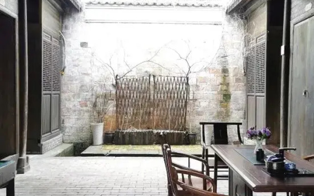 Wanzai Ancient Lane Inn