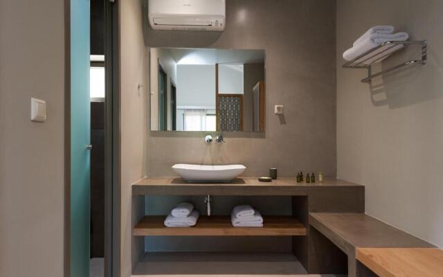 Diapori Suites Hotel