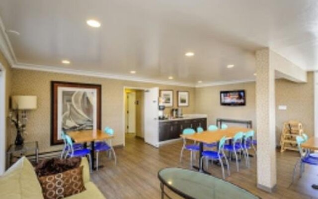 Marina Village Inn