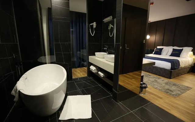 Astoria Luxury & Spa