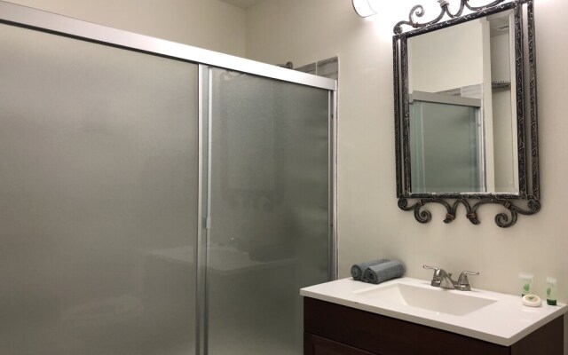 Fully Furnished Apartments near Hollywood