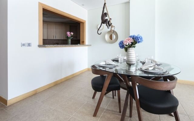 Sleek And Elegant 1BR on The Palm!