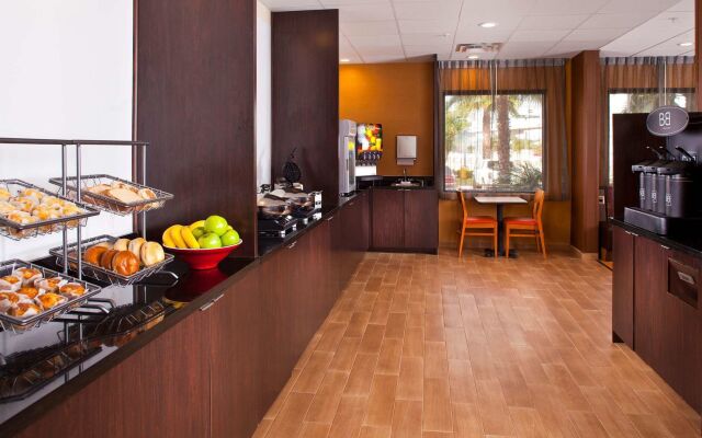 Fairfield Inn & Suites by Marriott Houston Hobby Airport.