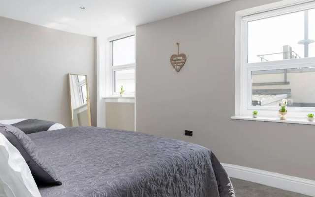 Comfy 5 Location Few Steps From BA I360