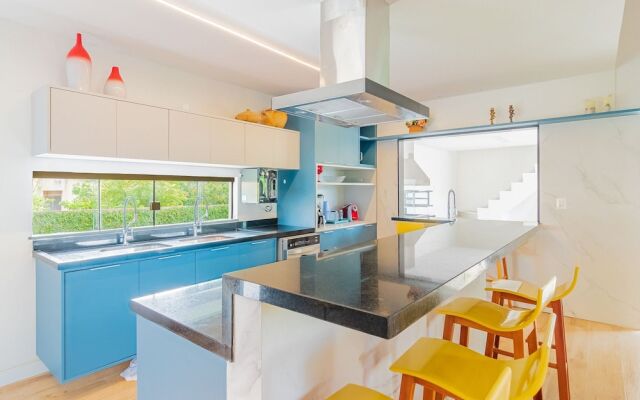 GB77 Ótima Casa 5 Quartos com Piscina