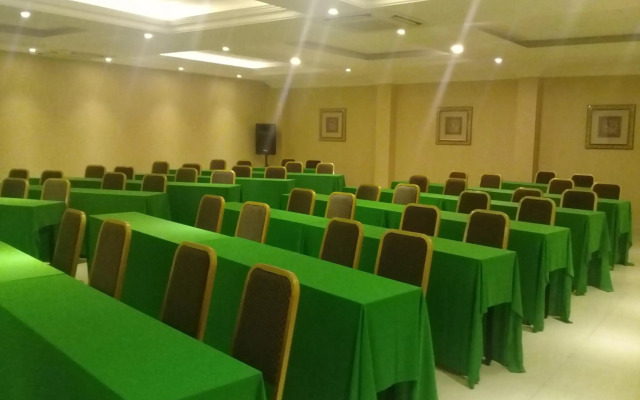 Valenza Hotel & Cafe