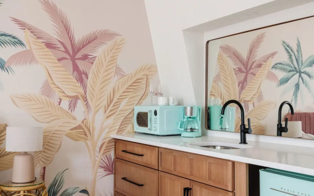 Haleys Court Boutique Motel