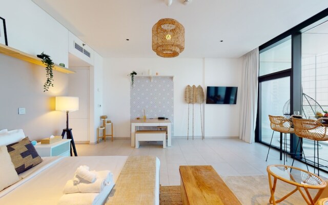 2014 Marquise Square