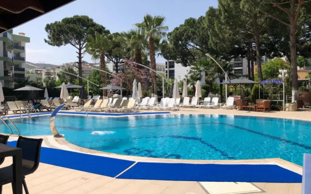 Opus Aparthotel